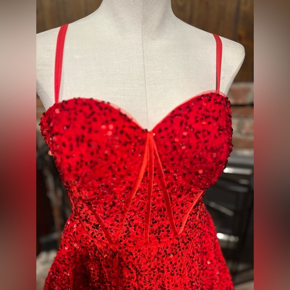Red velvet sequin dress - Picture 6 of 7
